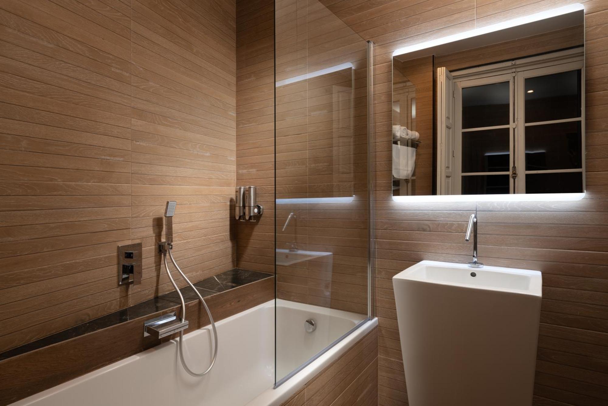 Apartment 1907 Low Cost